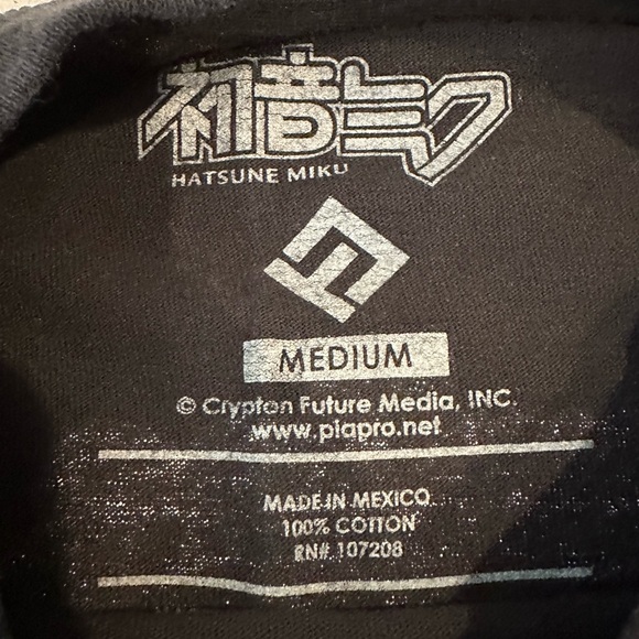 Hot Topic Hatsune Miku black short sleeve crop top size medium - Picture 4 of 4